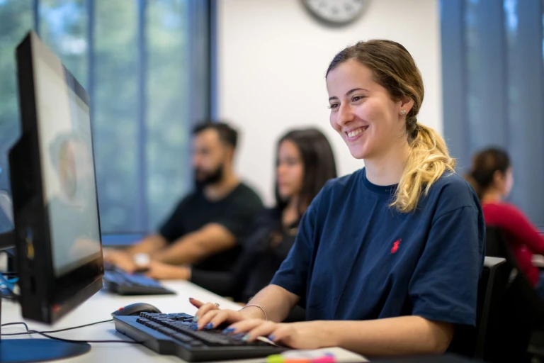 CDU students in a computer lab