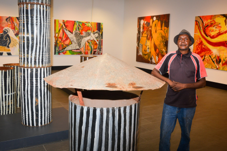 Clifford Thompson is part of the Brio, a men’s artist collective from Tennant Creek, is part of the university’s latest art exhibition Shock and Ore at Charles Darwin University (CDU) Art Gallery. 