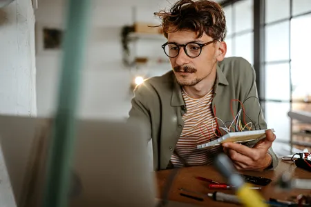 Charles Darwin University (CDU) has become Australia’s first and only university accredited to offer fully online engineering courses from Semester 1, 2023. 