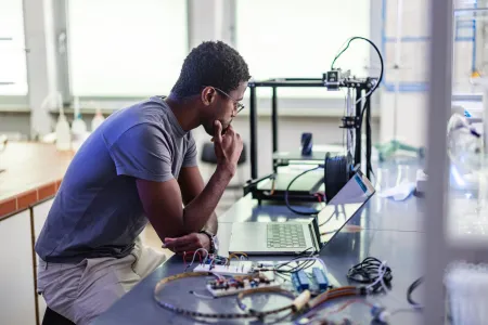 Two Charles Darwin University (CDU) projects have received Australian Government funding as part of the Australian Government’s National Industry PhD program. 