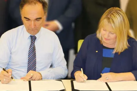 HKPU Head of the School of Nursing, Professor Alex Molasiotis and CDU’s Dean of the College of Nursing and Midwifery Professor, Catherine Turner AM, have signed a Memorandum of Understanding to work towards a student exchange program
