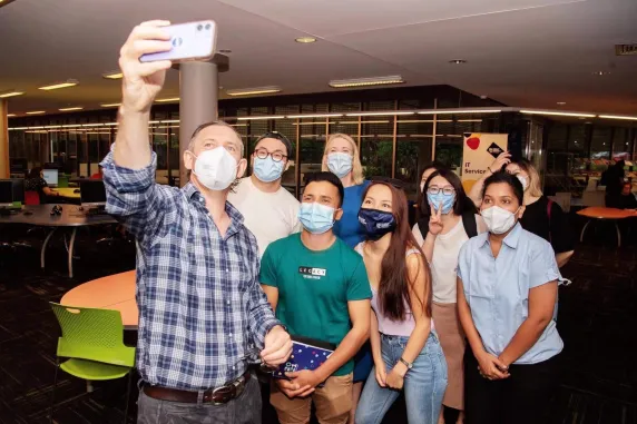 chief-minister-selfie-welcome-event