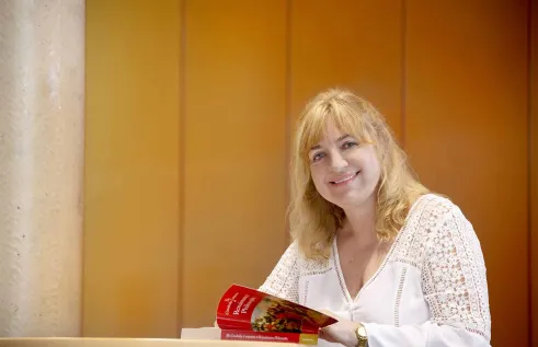 Historian and PhD student Aleksandra Glabinska Kelly will deliver “Away with the ossified scholastic classes” at the history Colloquium this Saturday. 