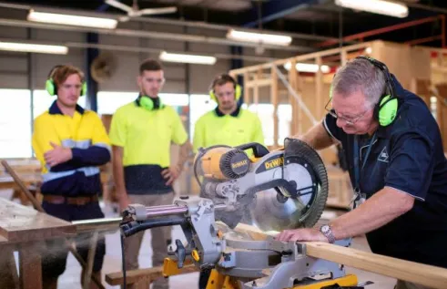 CDU VET apprenticeships and traineeships