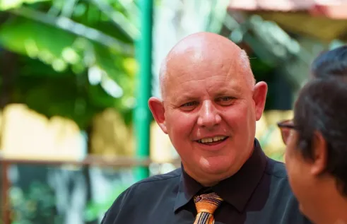 CDU new Vice Chancellor chats to staff and students at lunch on his first day