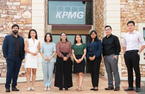 kpmg-graduates