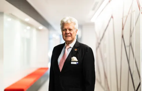 Dr Simon Morris has been recognised with the Chartered Accountants Australia and New Zealand Meritorious Service Award.