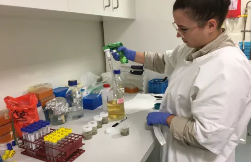 Research on Vibrio bacteria that are an emerging climate change risk to the seafood industry has been presented by CDU researchers, Dr Anna Padovan and Professor Karen Gibb as part of the World Aquaculture Conference 2023. Pictured; Zarah Tinning, PhD candidate. 