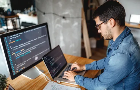 Study Master of Information Technology (Software Engineering) at CDU