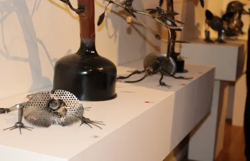 lizard made of recycled materials