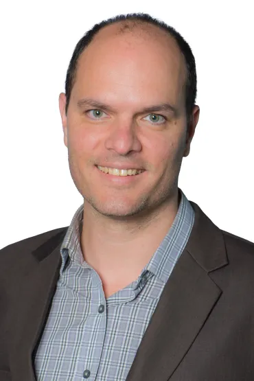 Yin Paradies - Alumnus