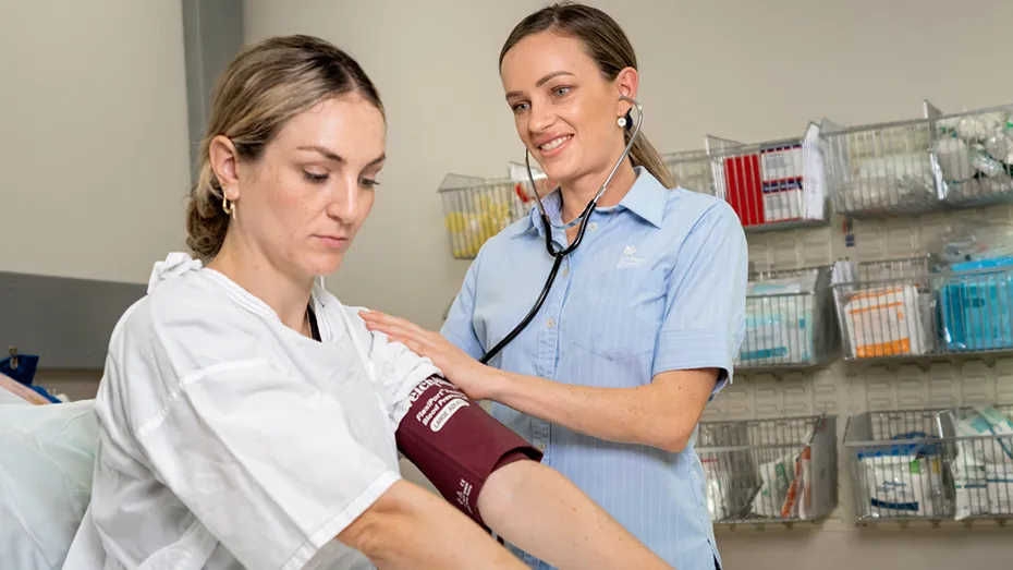 Robyn's advancing her career with an online postgraduate nursing course